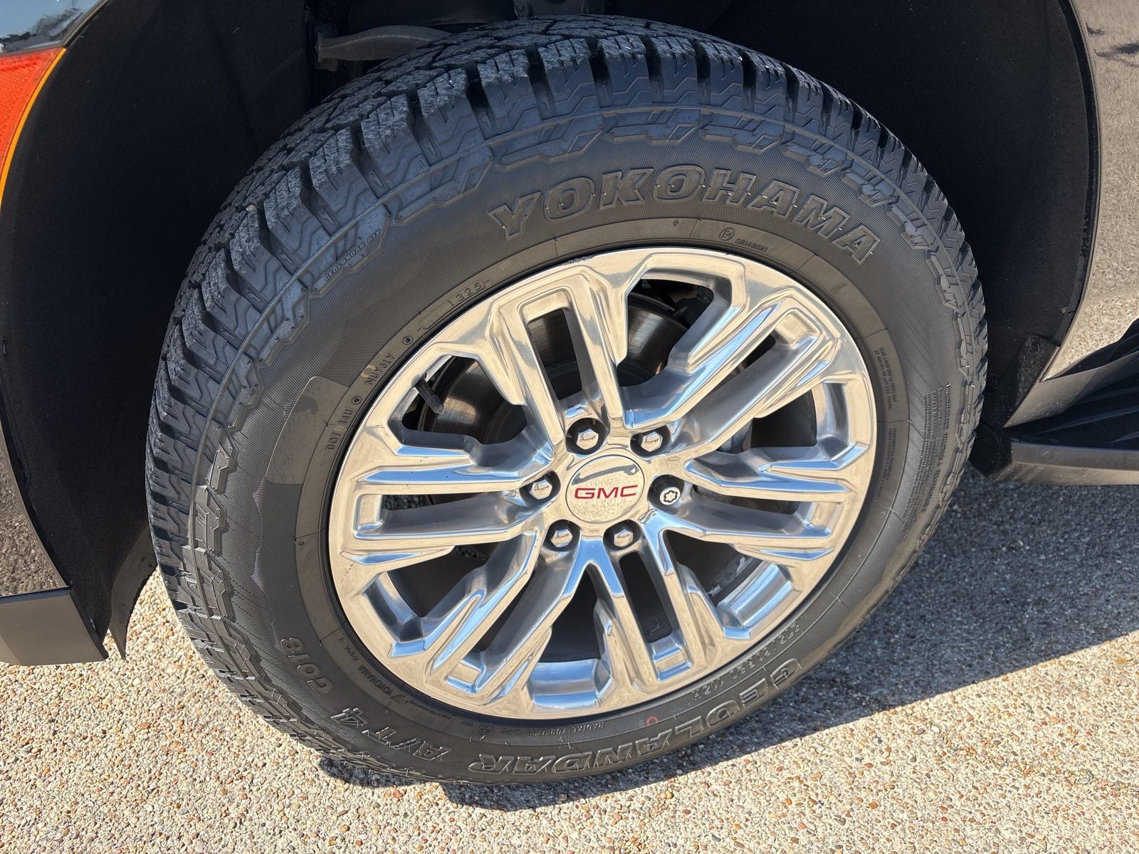 2023 GMC Yukon XL SLT