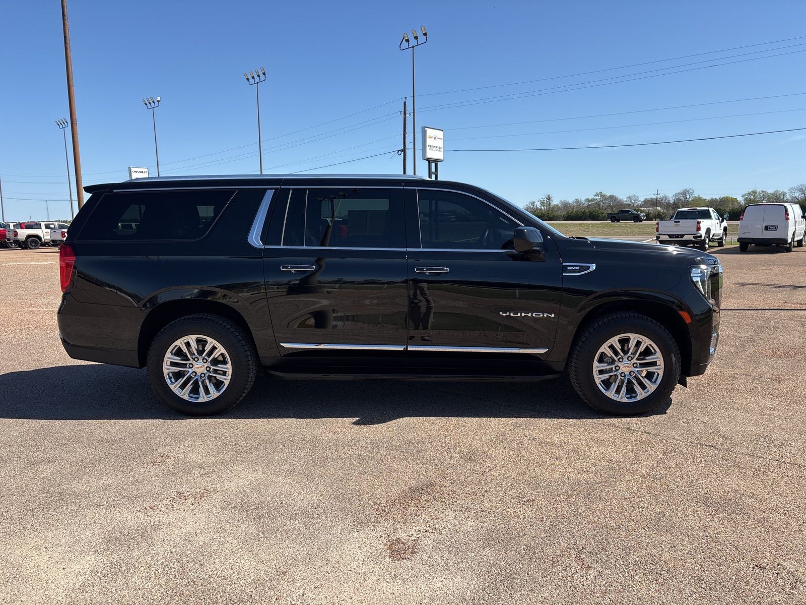 2023 GMC Yukon XL SLT