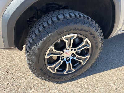 2025 GMC Canyon AT4