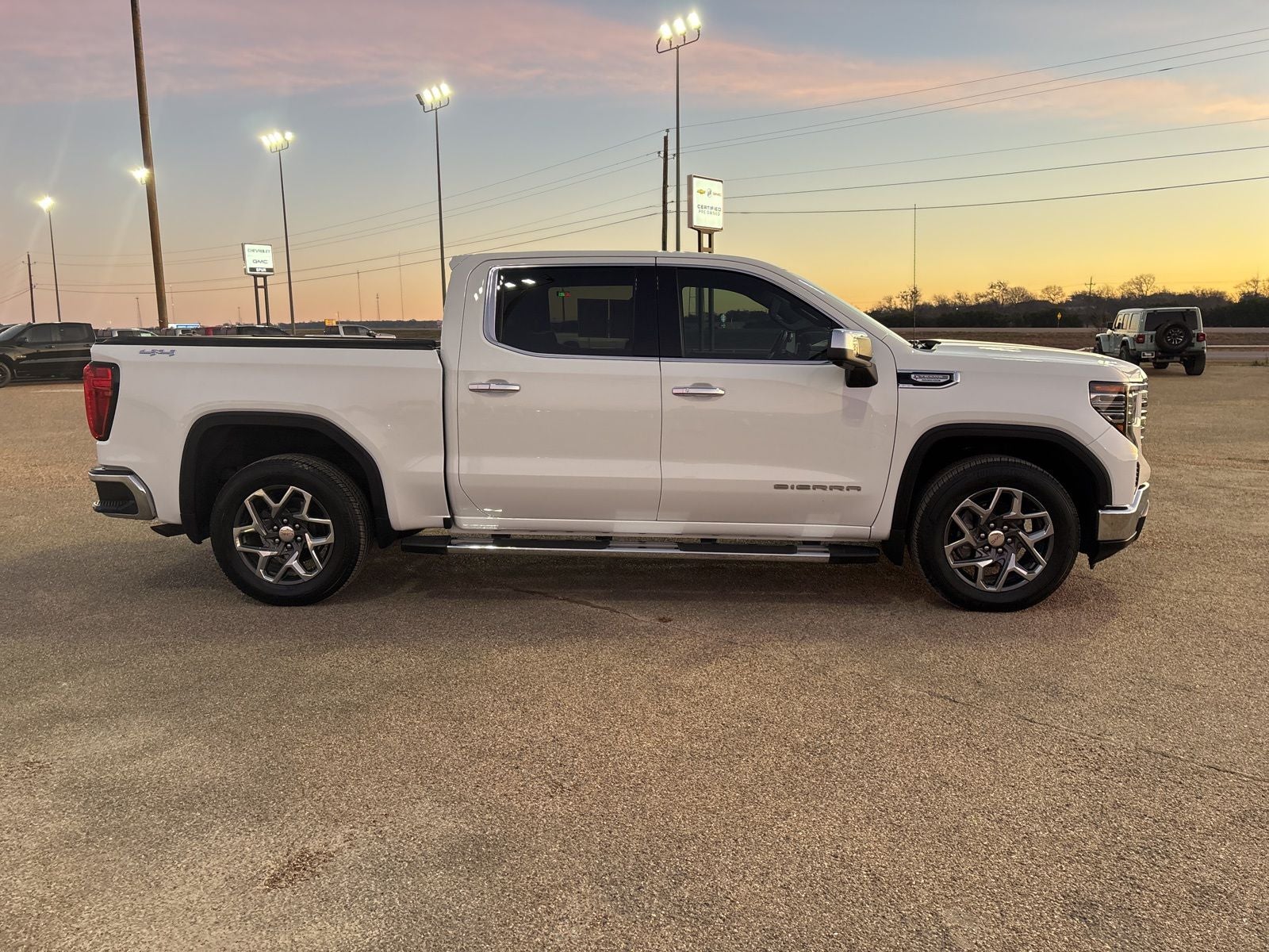 2024 GMC Sierra 1500 SLT
