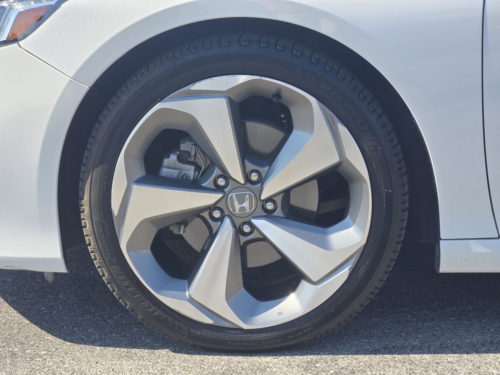 2019 Honda Accord Touring 2.0T