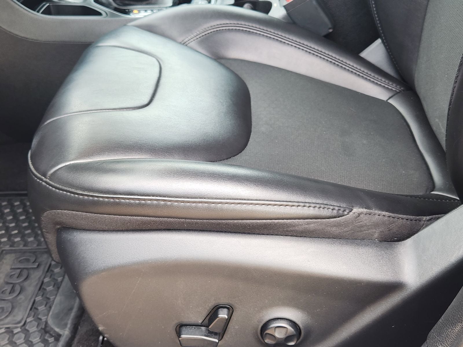 2019 Jeep Cherokee Altitude