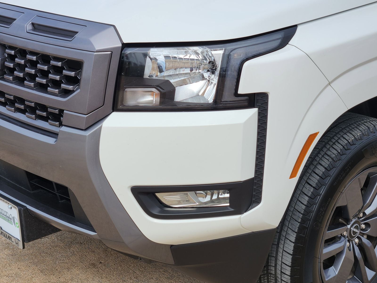 2025 Nissan Frontier SV