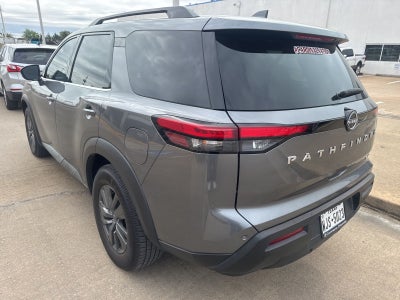 2023 Nissan Pathfinder SV
