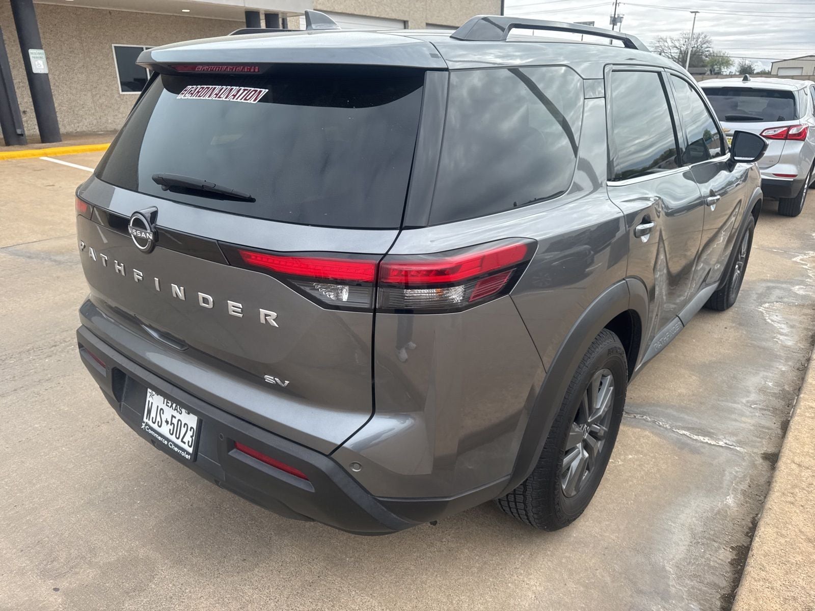 2023 Nissan Pathfinder SV