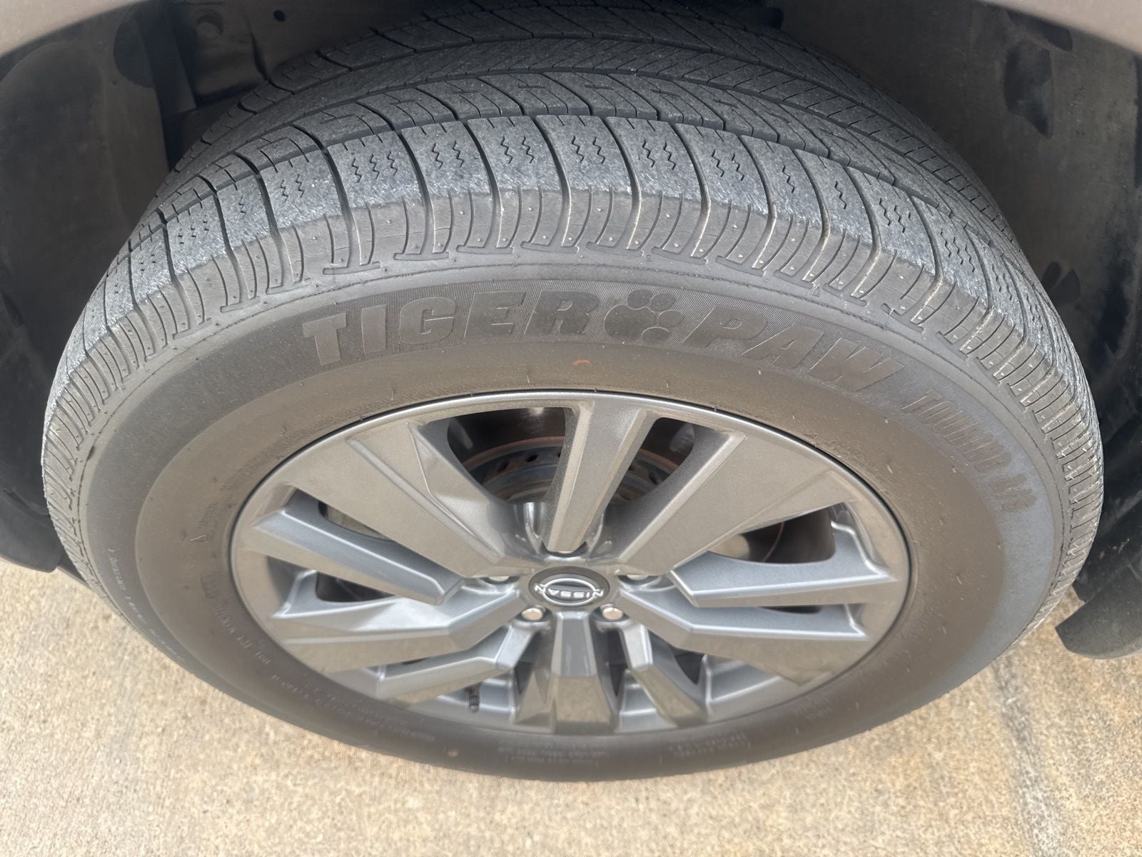 2023 Nissan Pathfinder SV