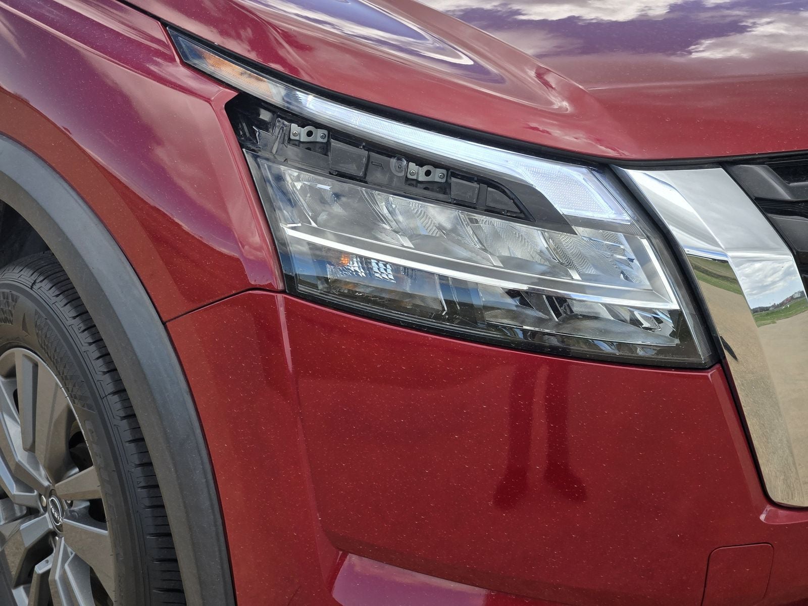 2022 Nissan Pathfinder SV