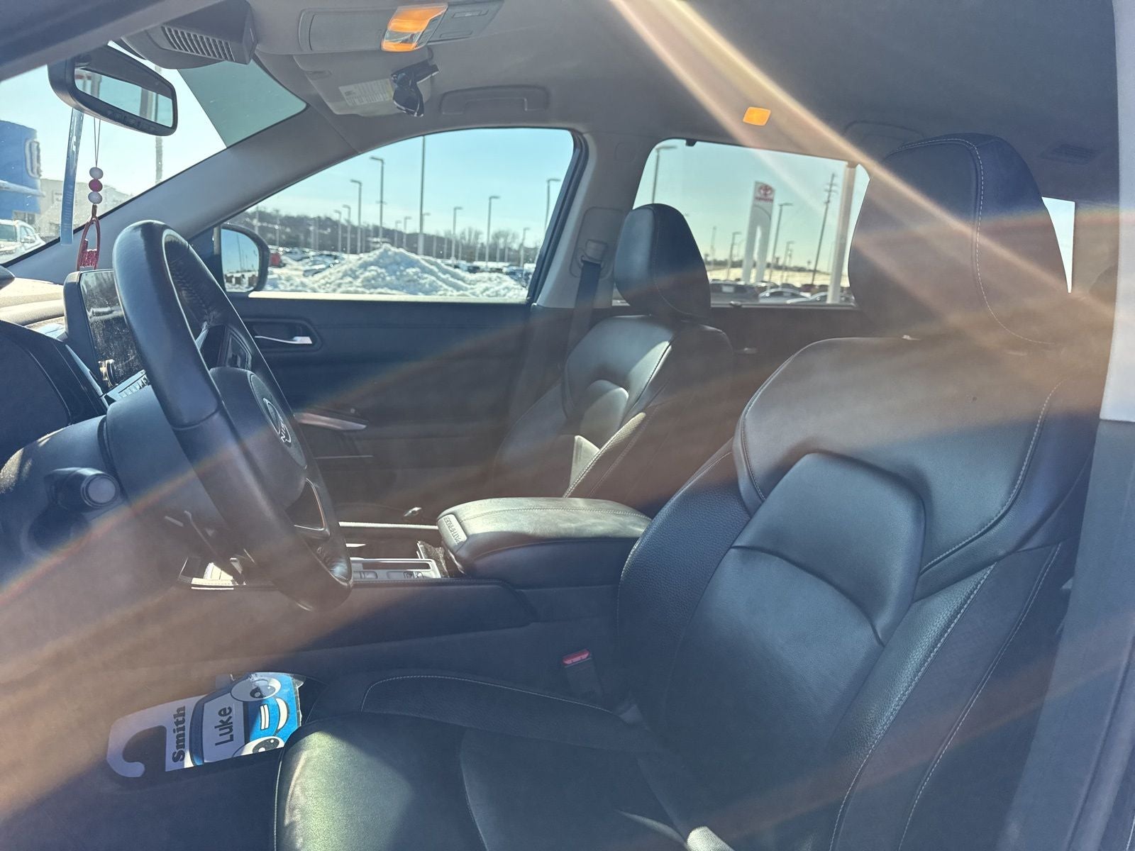 2022 Nissan Pathfinder SL