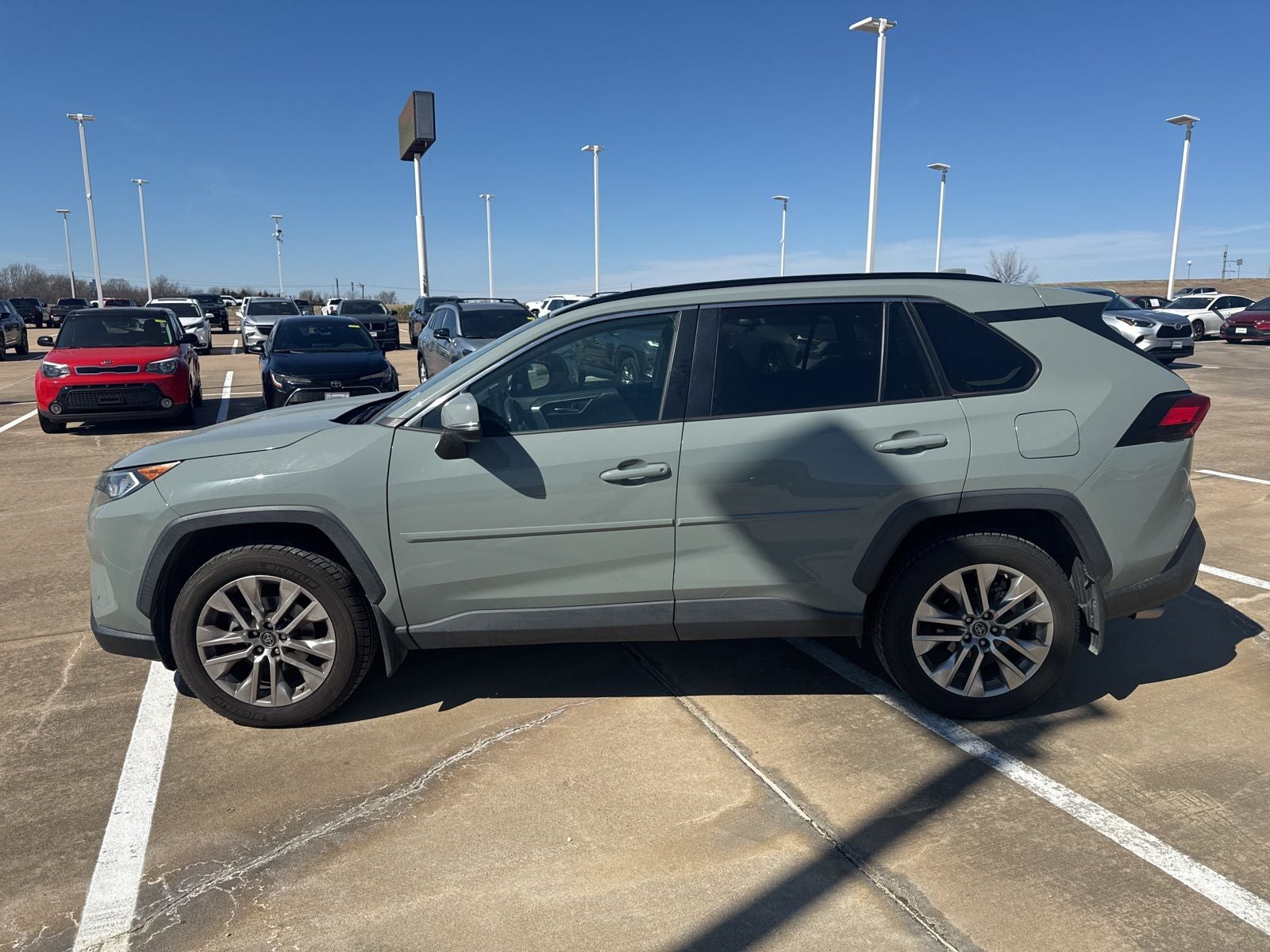 2019 Toyota RAV4 XLE Premium