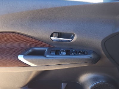 2021 Nissan Kicks SR