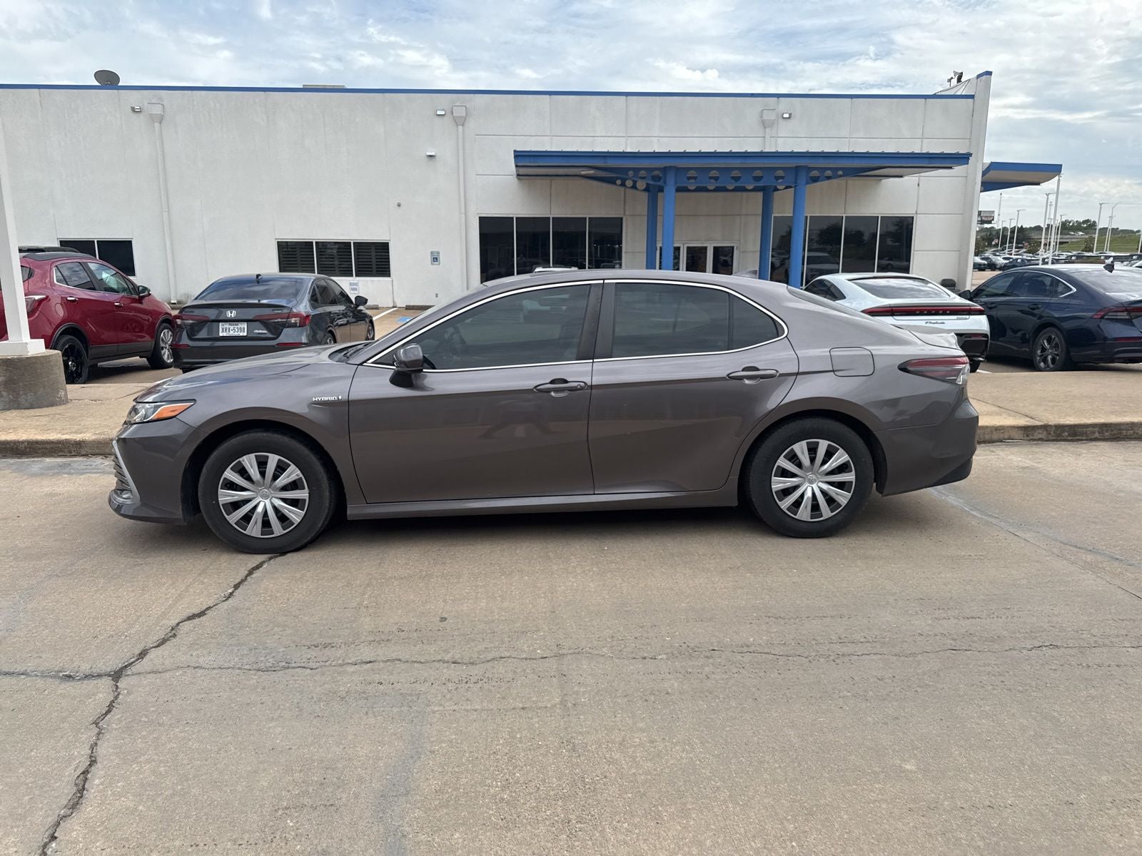 2021 Toyota Camry Hybrid LE