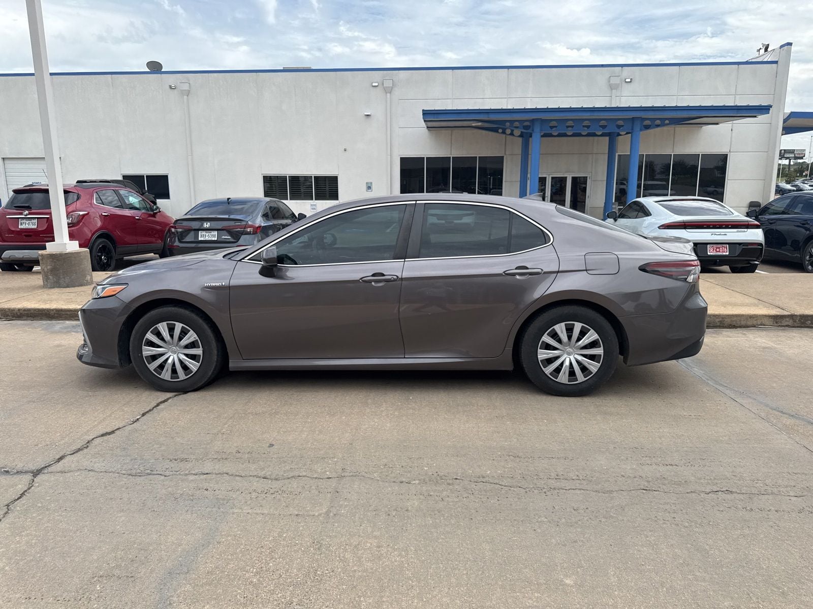 2021 Toyota Camry Hybrid LE