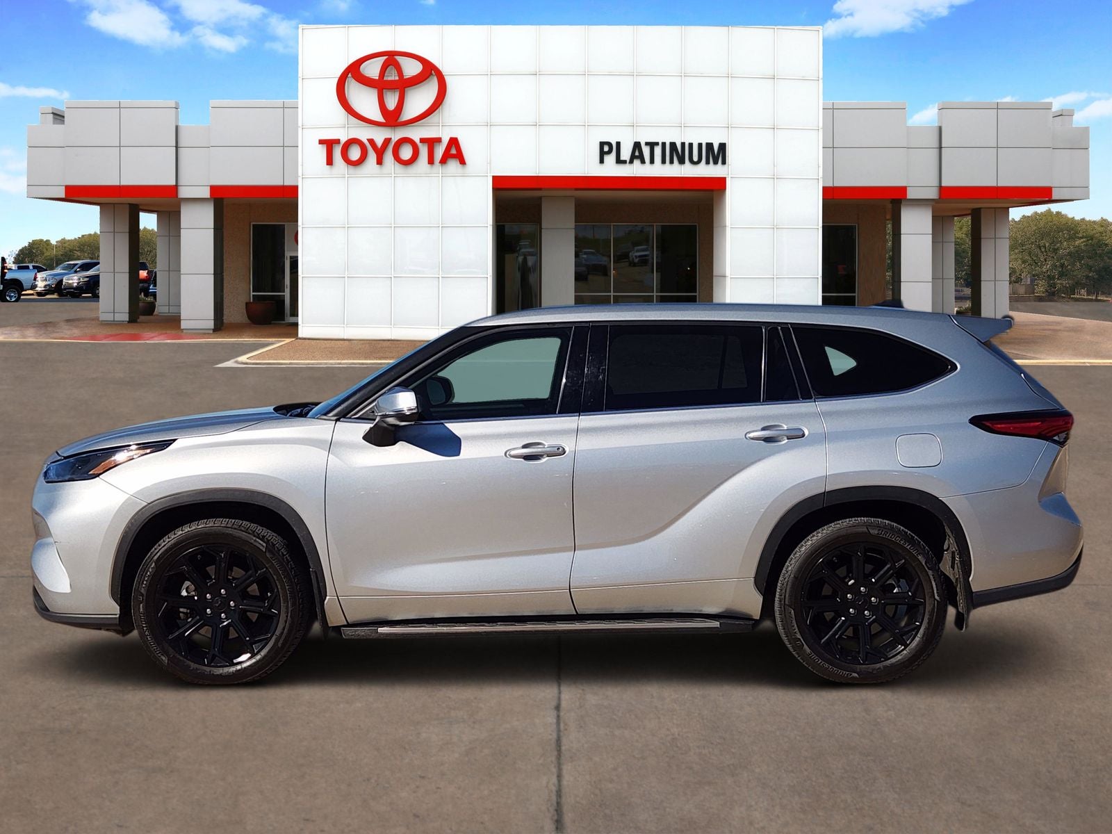 2022 Toyota Highlander L