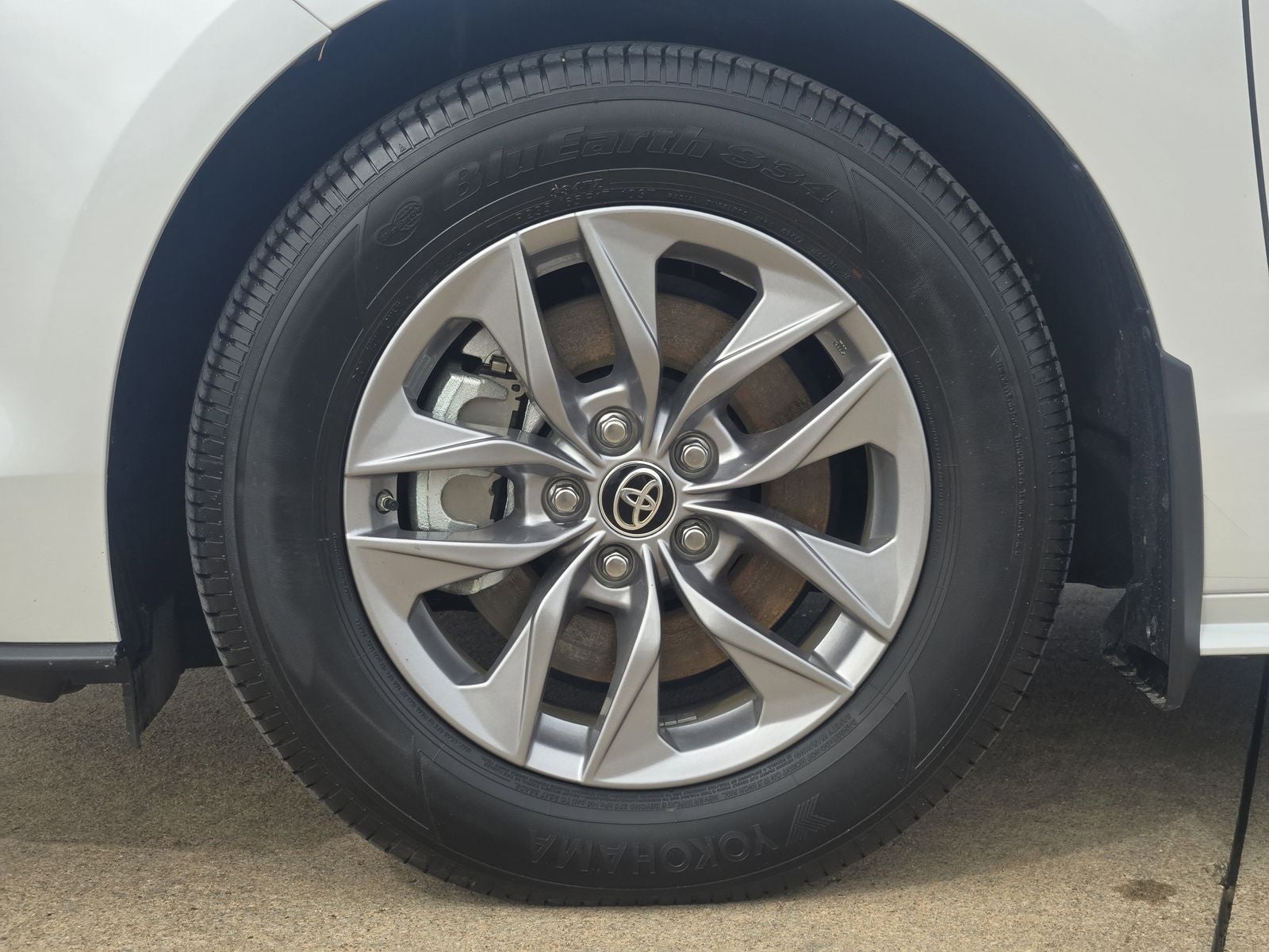 2025 Toyota Sienna XLE