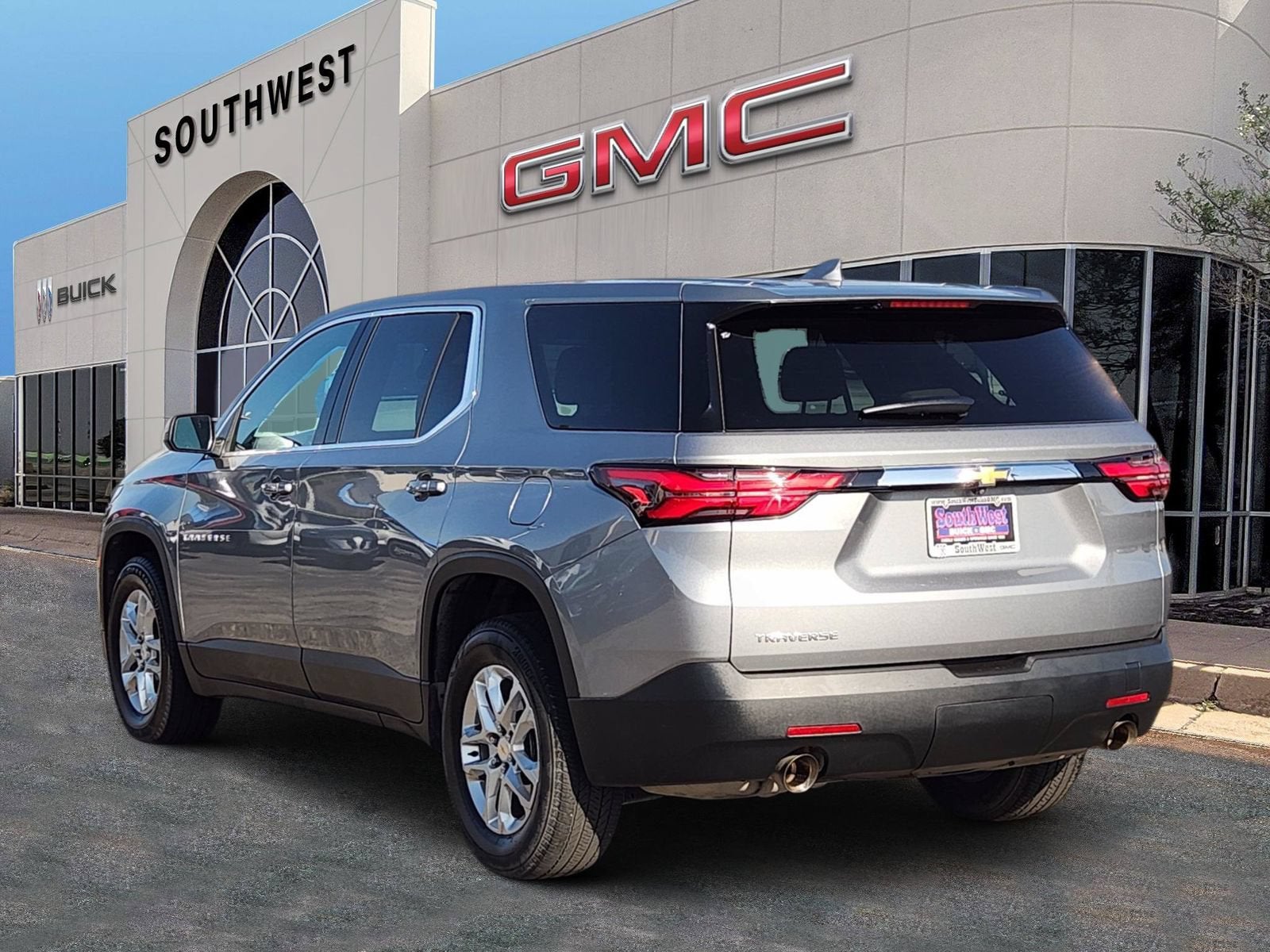 2023 Chevrolet Traverse LS