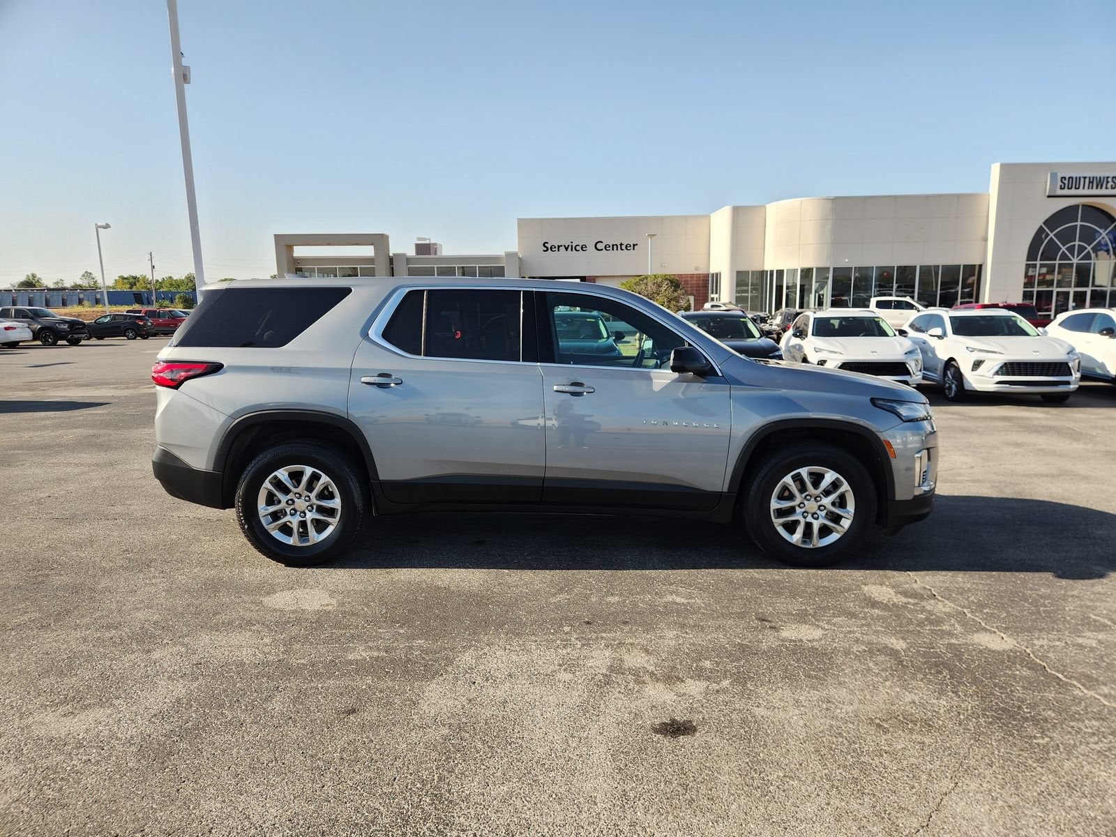 2023 Chevrolet Traverse LS