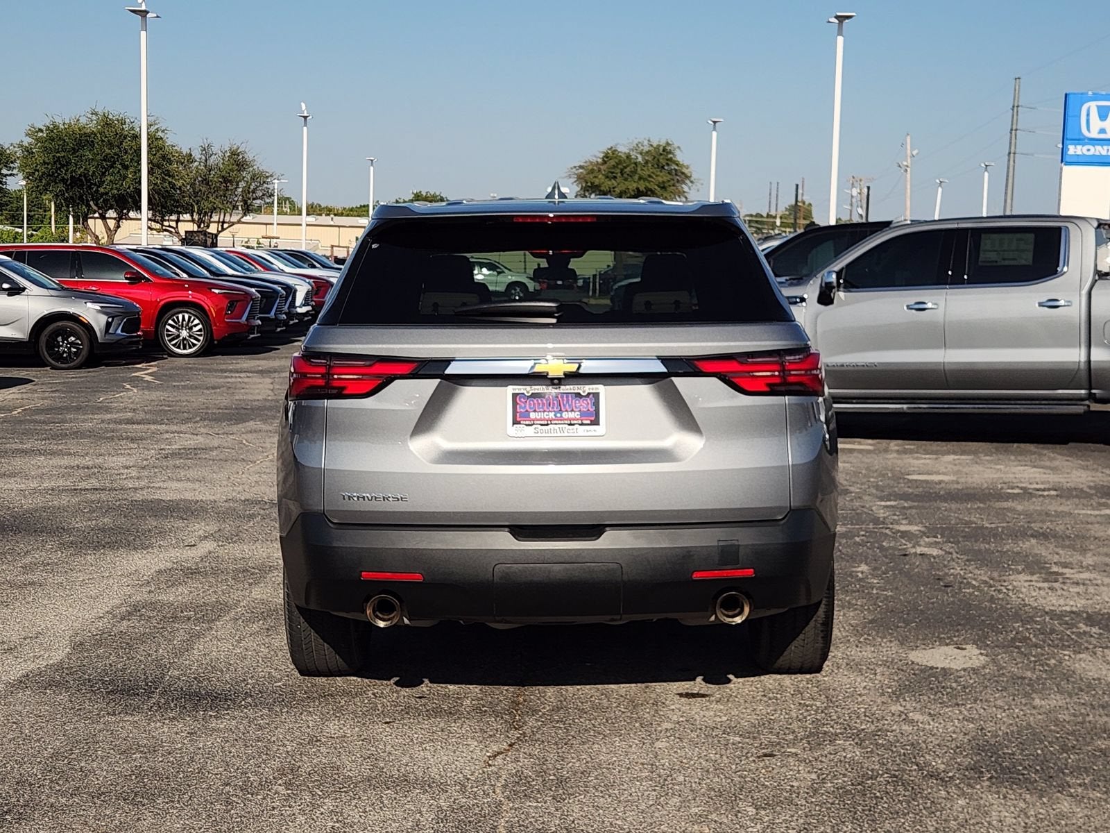 2023 Chevrolet Traverse LS