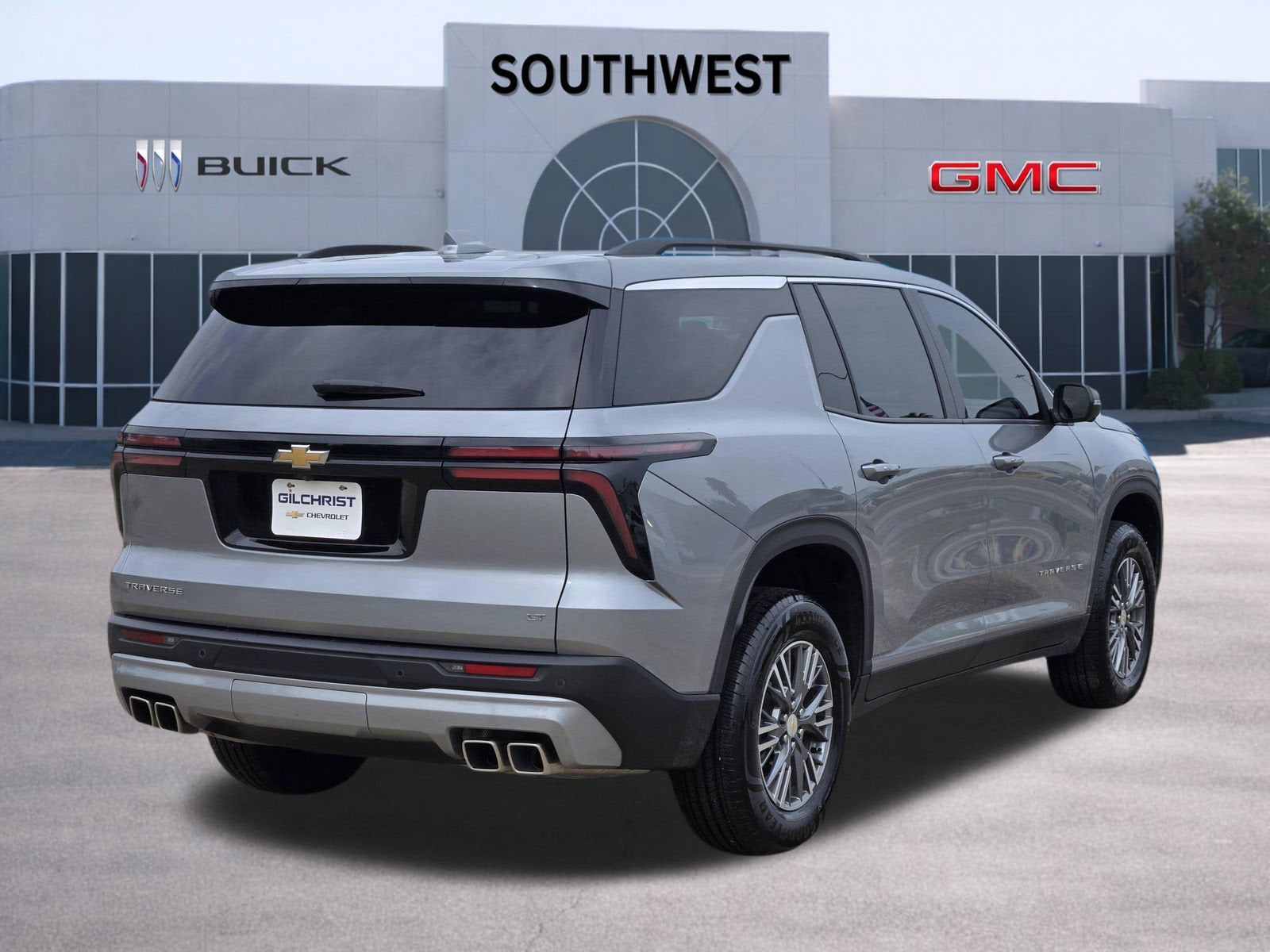 2024 Chevrolet Traverse LT