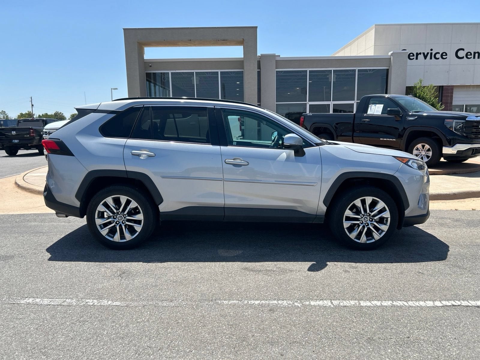 2020 Toyota RAV4 XLE Premium