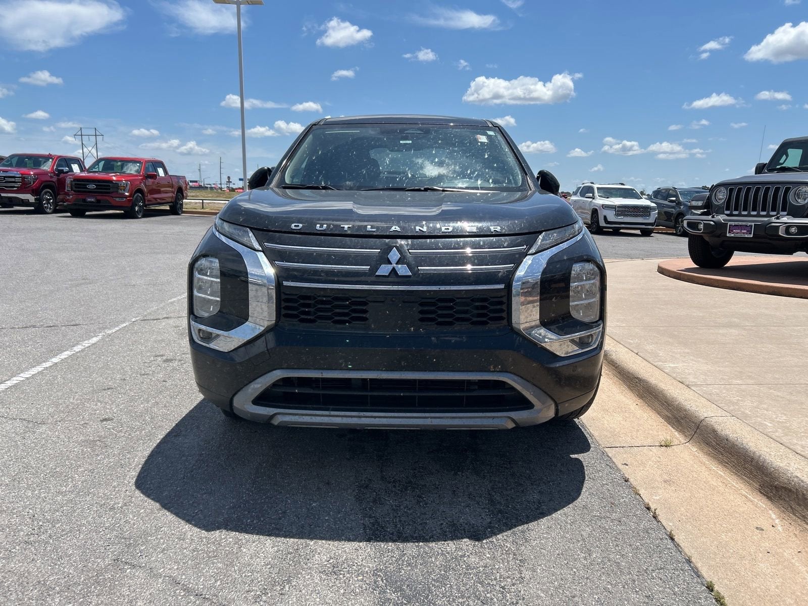 2025 Mitsubishi Outlander SE