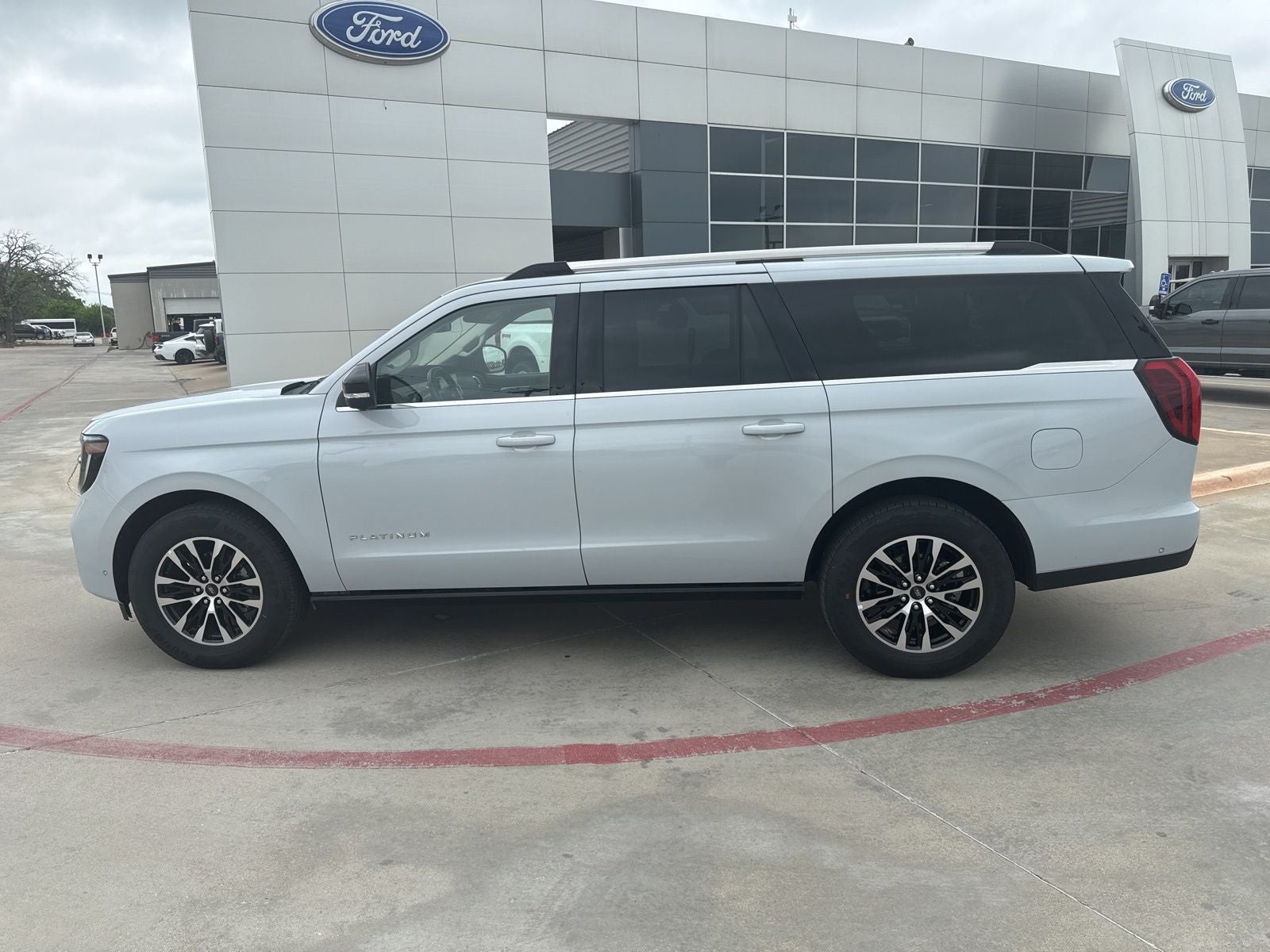 2025 Ford Expedition Max Platinum