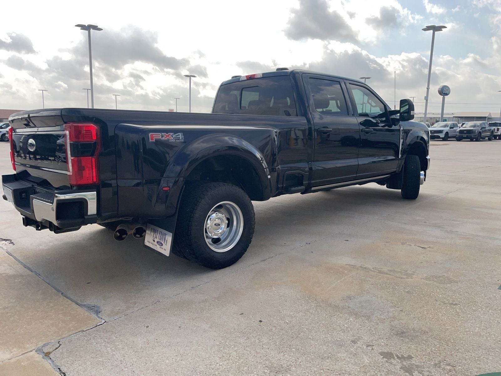 2024 Ford F-350SD Lariat DRW