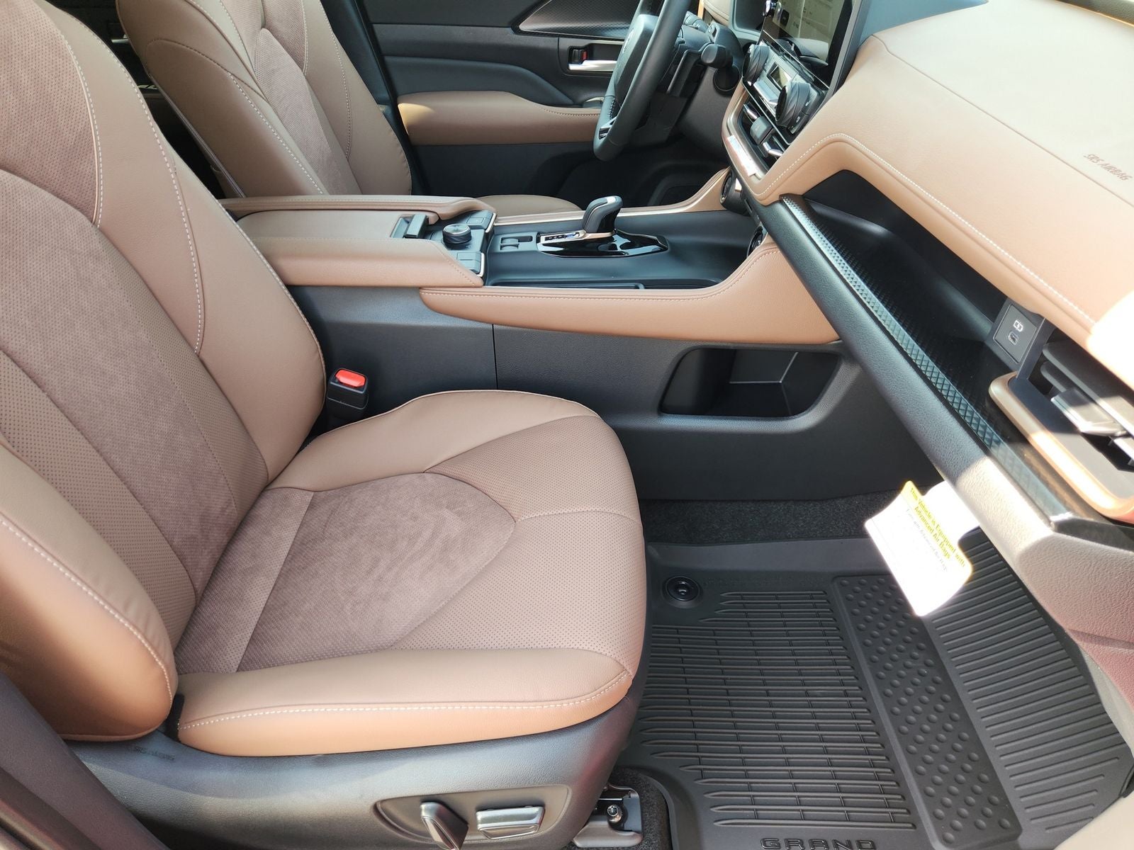 2026 Toyota Grand Highlander Hybrid MAX Platinum