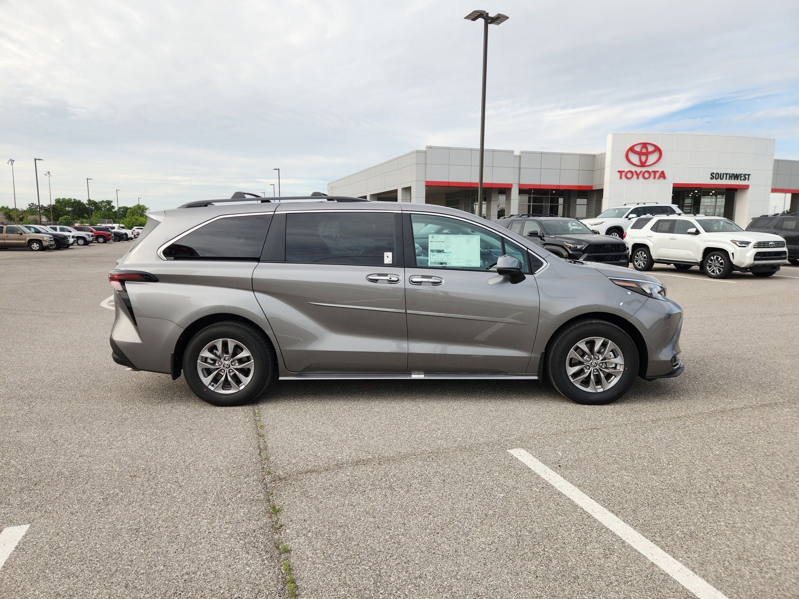2026 Toyota Sienna XLE