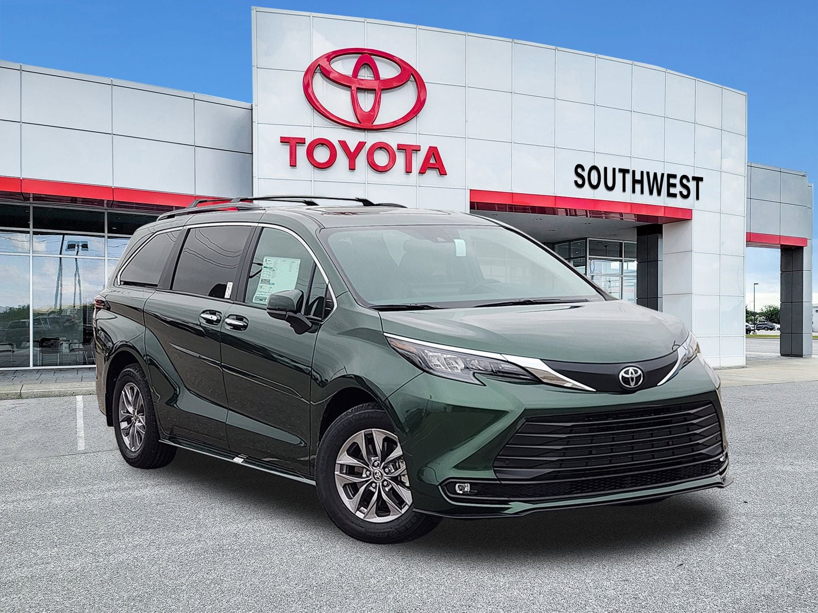 2026 Toyota Sienna XLE 8-Passenger Hybrid FWD's photo